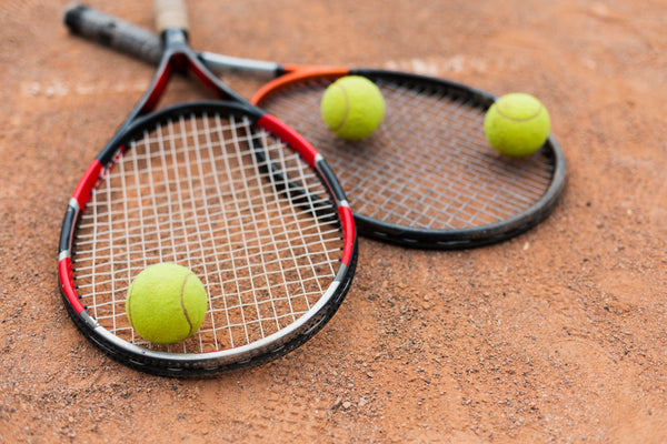 How to Choose the Right Tennis Racket: A Beginner’s Guide (2025)