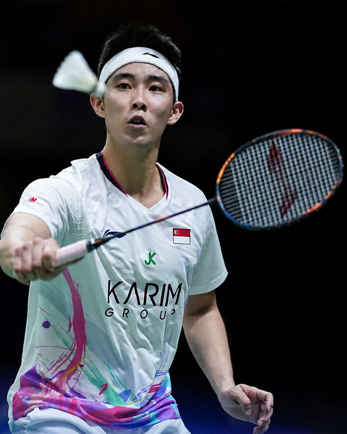 Loh Kean Yew playing a shot with his Li-Ning racket