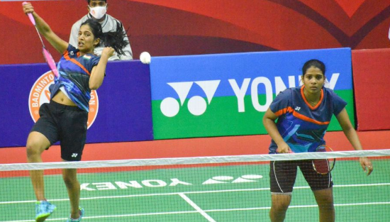 Tressa Jolly and Gayatri Gopichand playing badminton