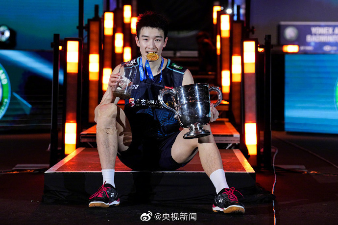 China's Li Shifeng bags the men's singles title at All England Open Badminton Championship