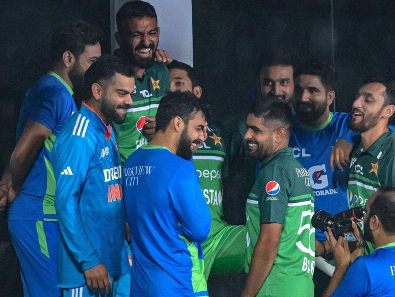 Agha Salman's Text to Virat Kohli Sparks Viral Moment at Asia Cup