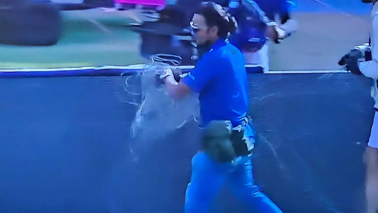IPL Match Halted for Seven Minutes Due to Spidercam Wire Snapping