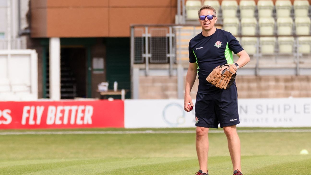 Lancashire Assistant Coach Carl Crowe Departs for New Opportunities