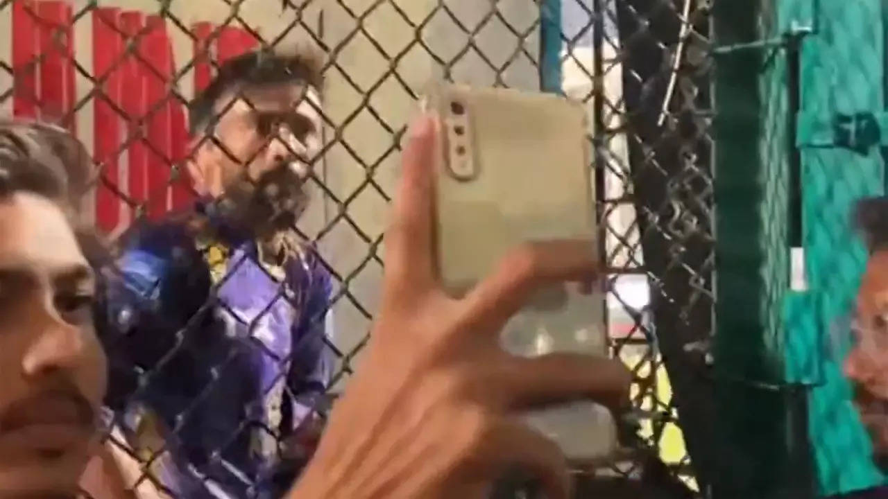 Mohammad Amir's Heated Exchange with Fan Overshadows Quetta Gladiators' PSL Playoff Berth