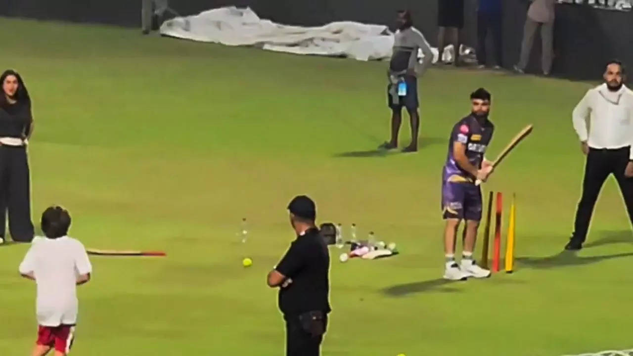 AbRam Khan's Bowling Skills Impress KKR's Rinku Singh in Heartwarming Video