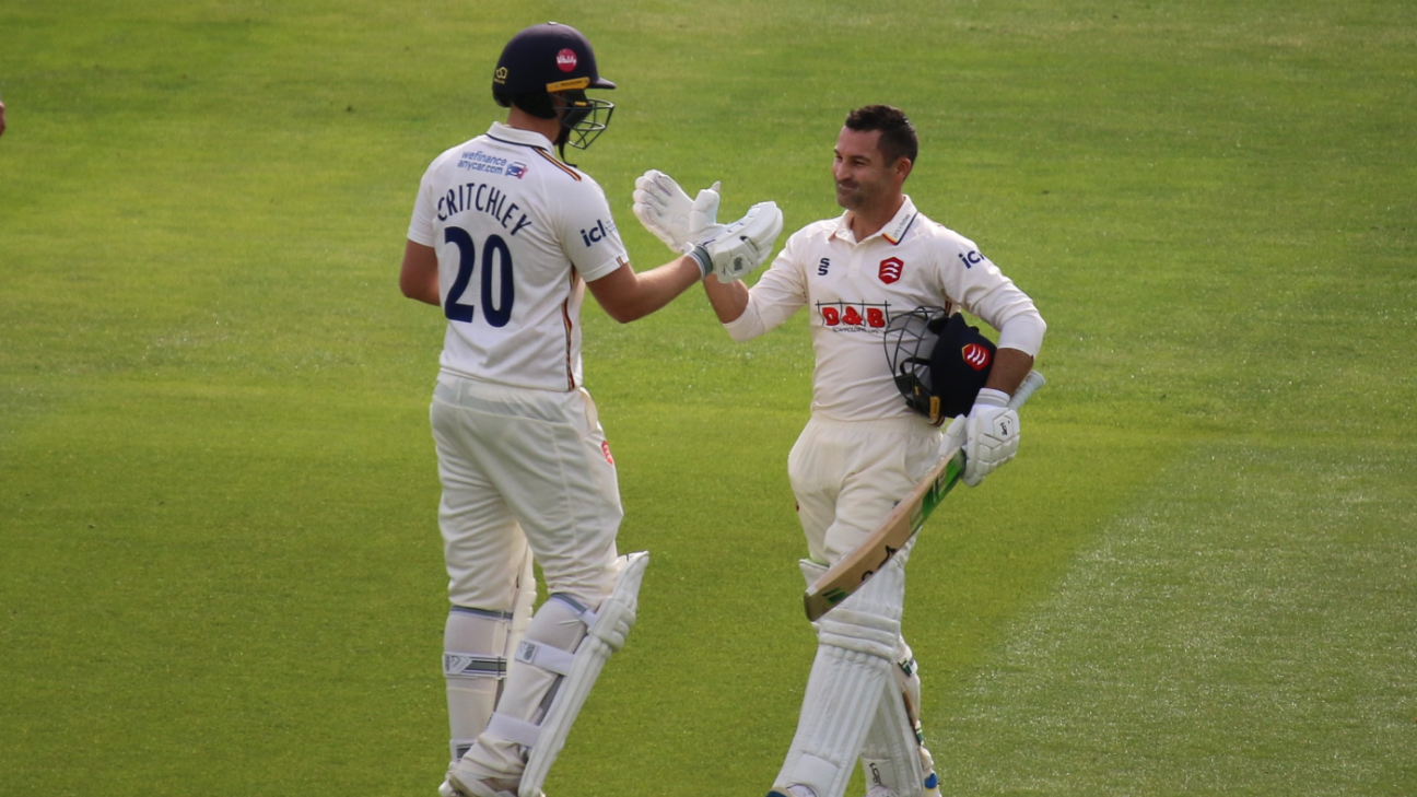 Essex Batting Dominates as Elgar, Cox, and Critchley Shine