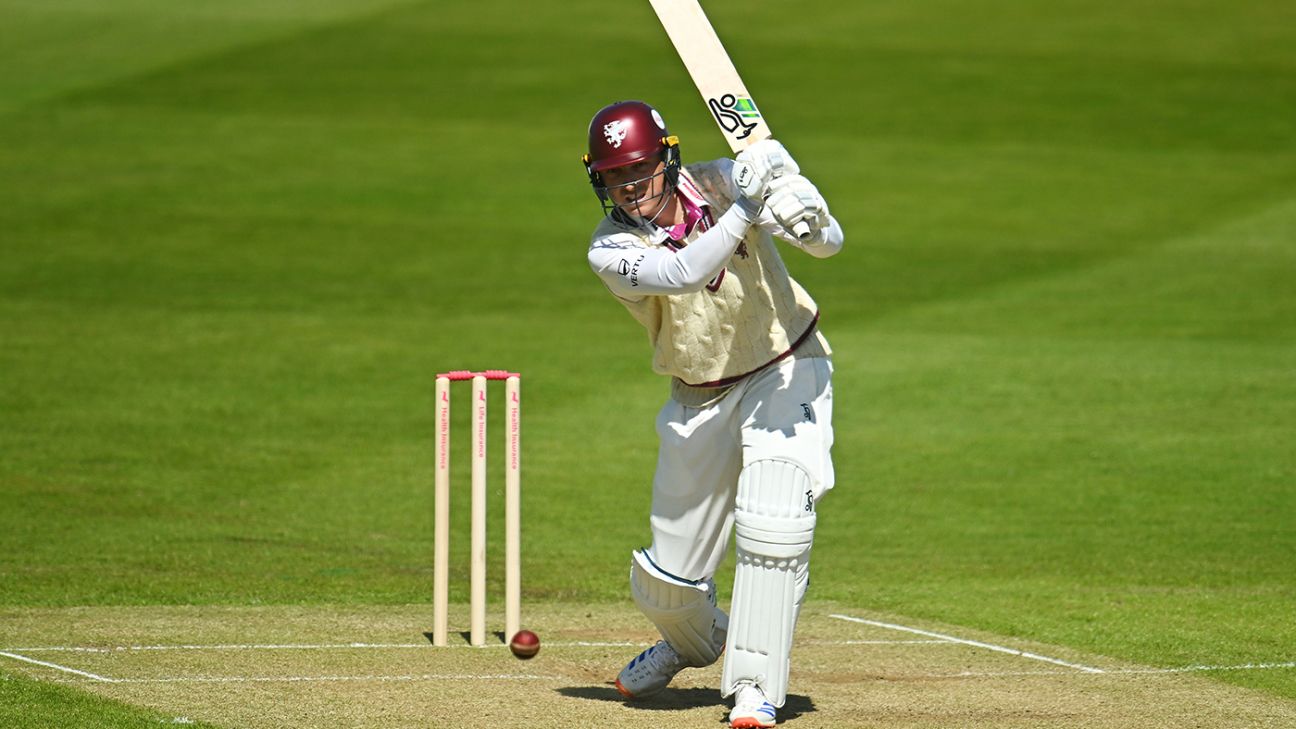 Holder's Triple Strike Stuns Worcestershire as Banton Rescues Somerset