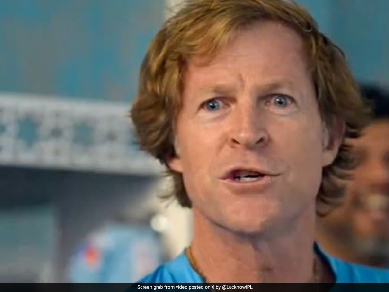 Jonty Rhodes Pokes Fun at Deepak Hooda for Dropped Catch, Awards Magic Mic Ironically