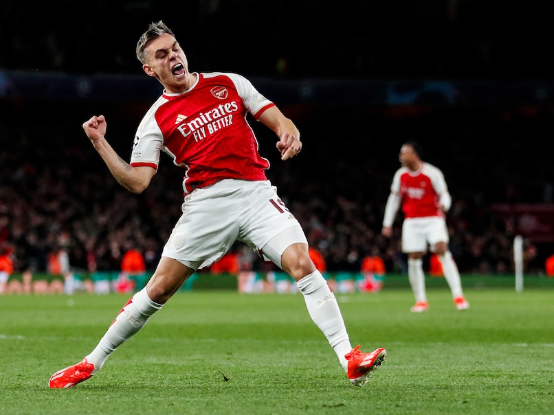 Premier League Title Race Heats Up as Arsenal Faces Emery's Villa