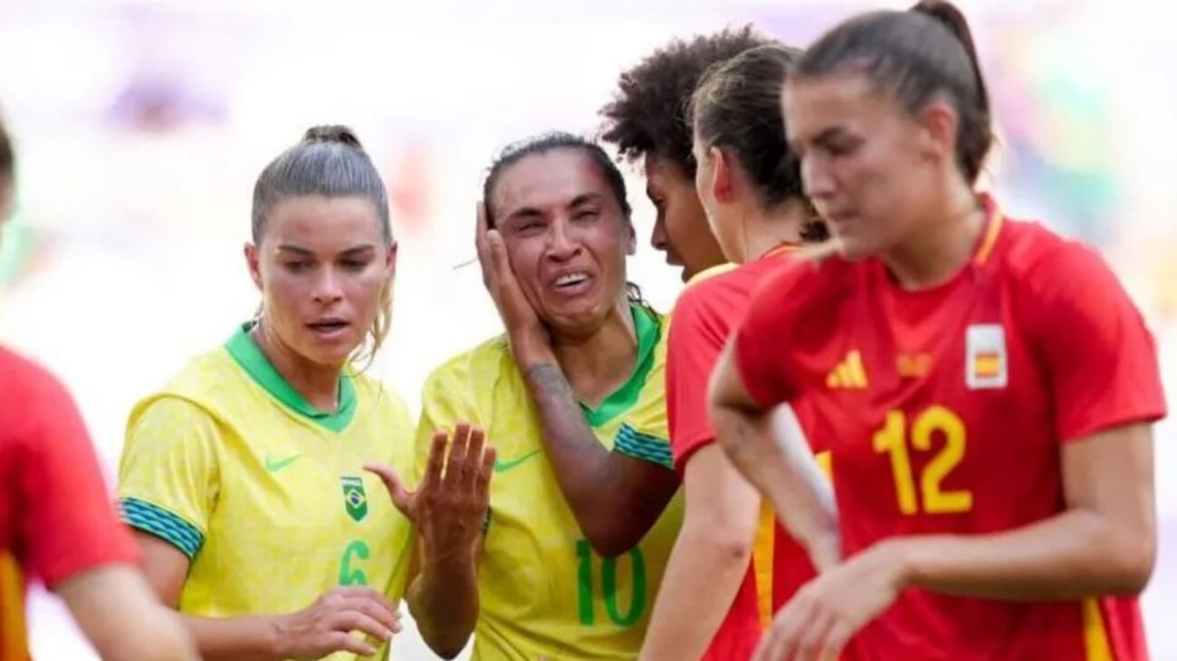 Marta Sent Off in Heartbreaking End to Olympic Career