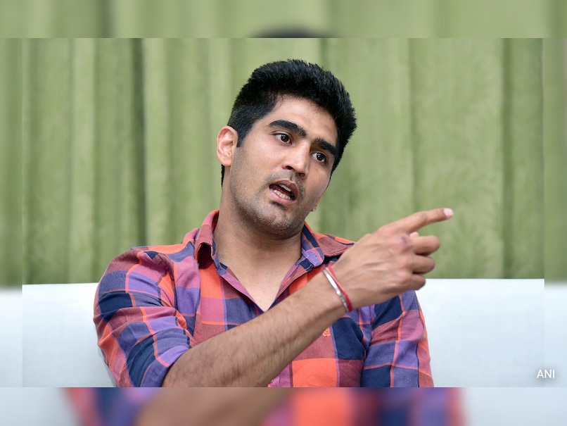 Vijender Singh Backs Athletes' Right to Personal Coaches at Global Events