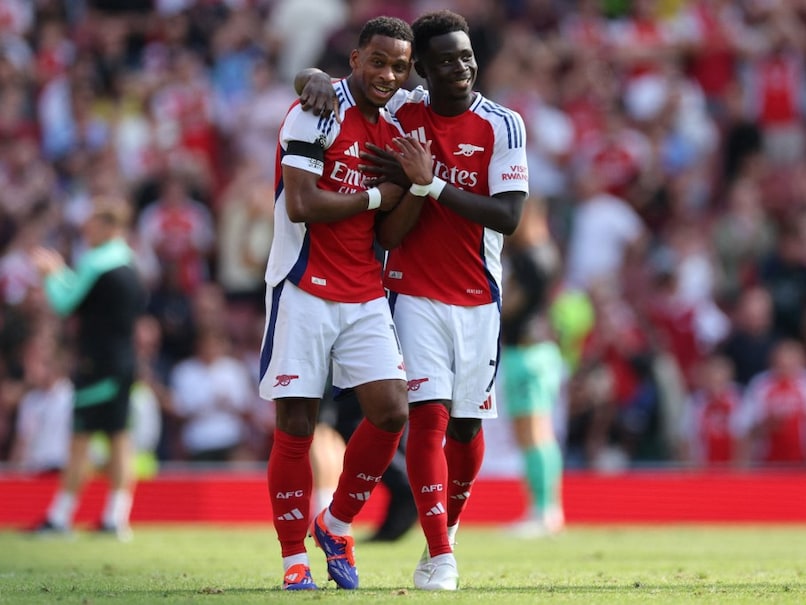 Arsenal Soar to Victory in Premier League Opener