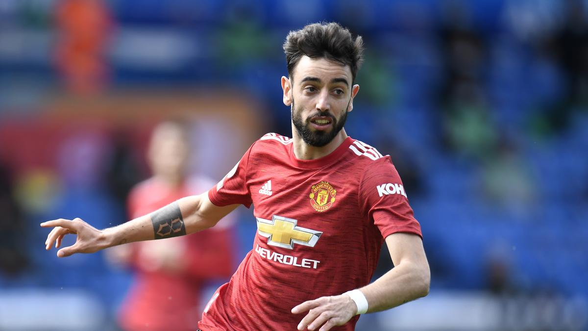 Bruno Fernandes Extends Manchester United Contract Until 2027