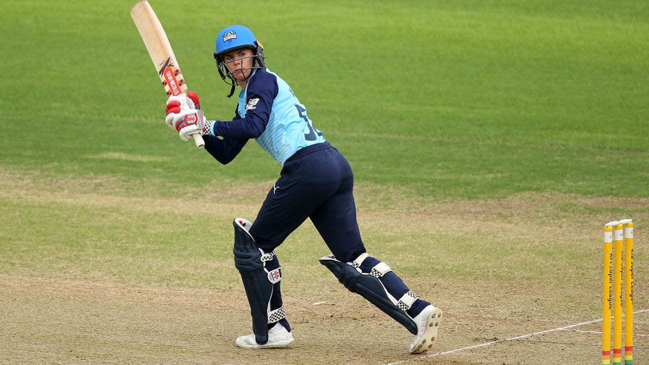 Lauren Winfield-Hill to Sign Long-Term Yorkshire Deal, Considers Loan for Tier 1 Cricket