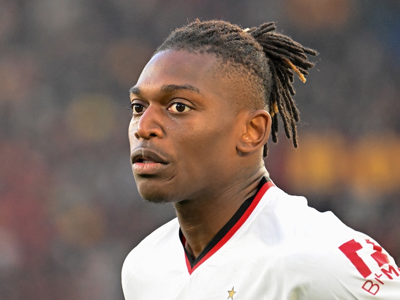 Milan CEO Dismisses Leao to Barcelona Rumors