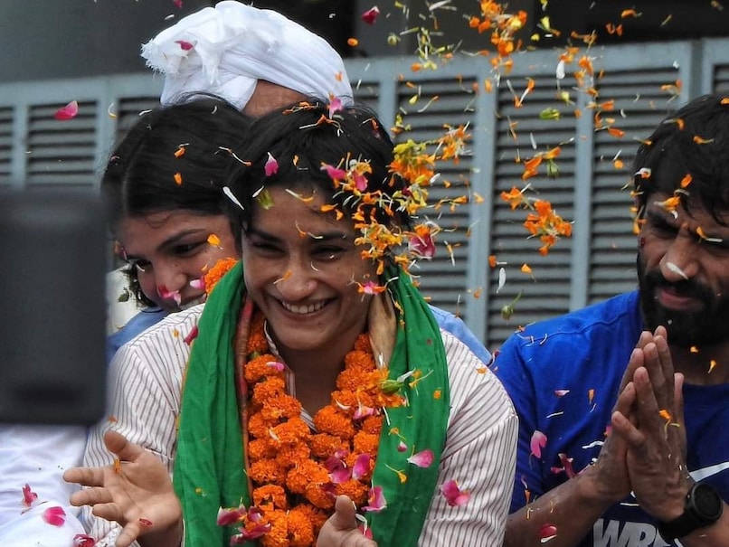 Vinesh Phogat Receives Grand Welcome After Olympic Disqualification