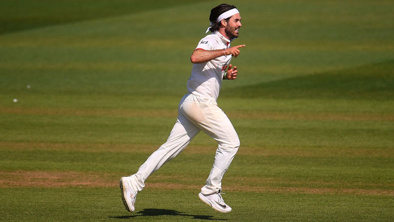 Essex Dominate Warwickshire with 111-Run Lead on Opening Day