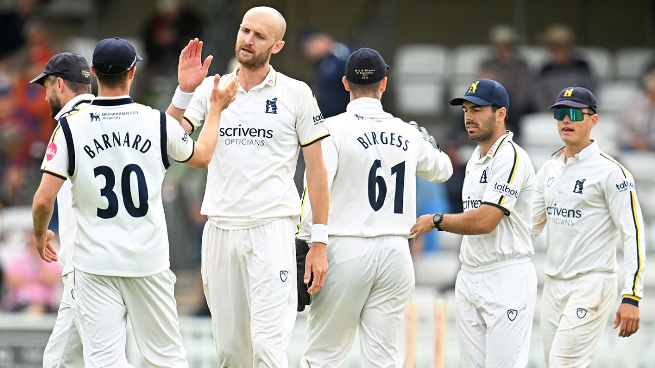 Nottinghamshire and Warwickshire Battle for Survival in Rain-Hit Clash