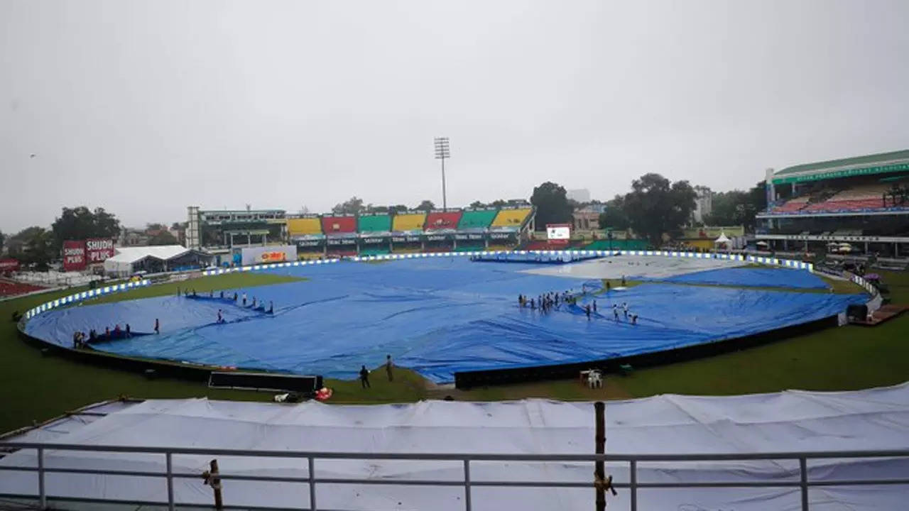 Rain Halts Play in Kanpur Test, Players Focus on Fitness and Strategy