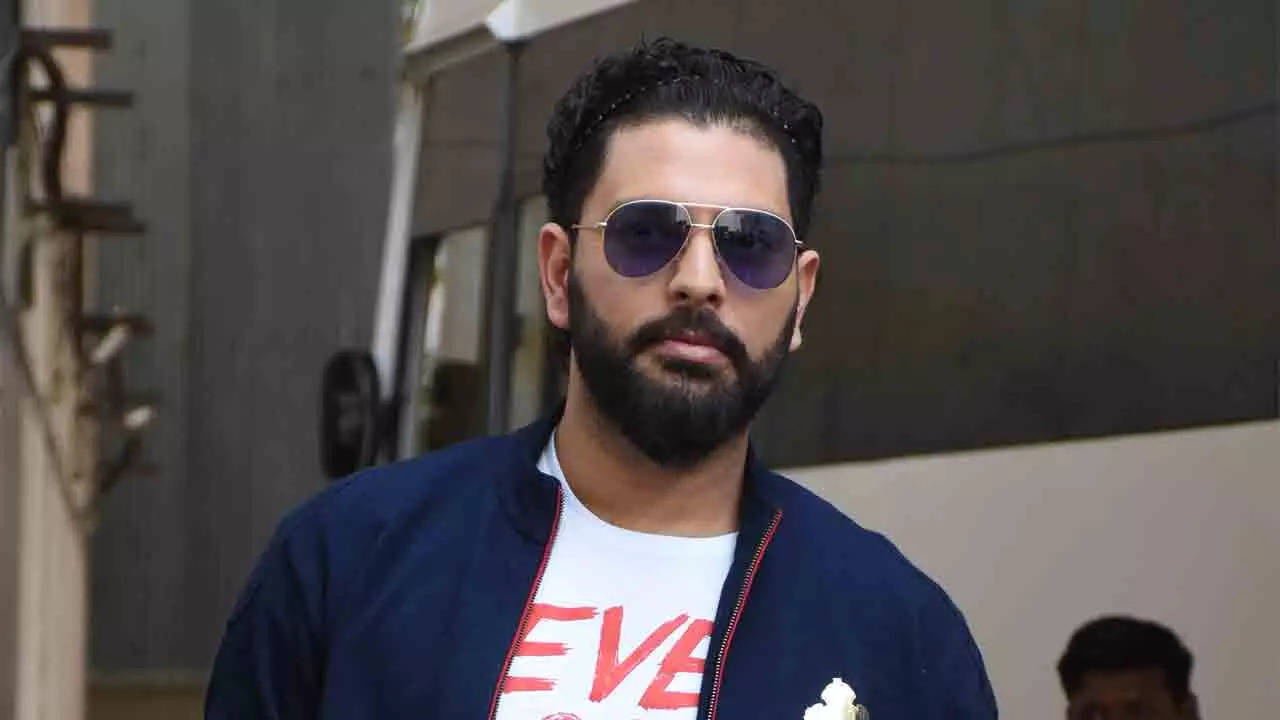 Yuvraj Singh's 'Pink Slip-Ons' Incident: A Hilarious Tale from the Border-Gavaskar Series