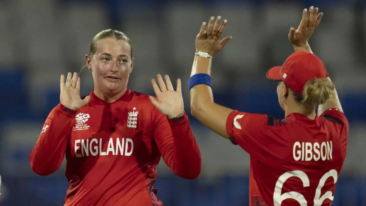 England Spinners Strangle South Africa in Women's T20 World Cup