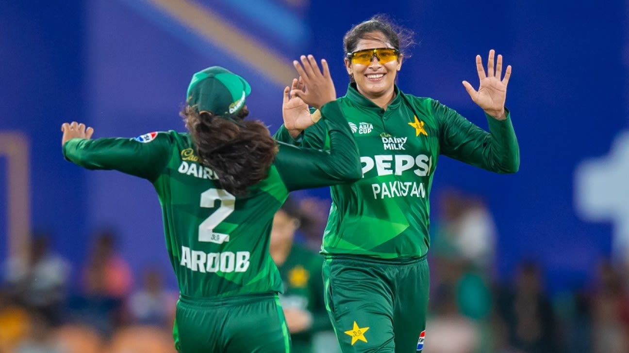 Sadia Iqbal Briefly Tops ICC Women's T20I Bowler Rankings