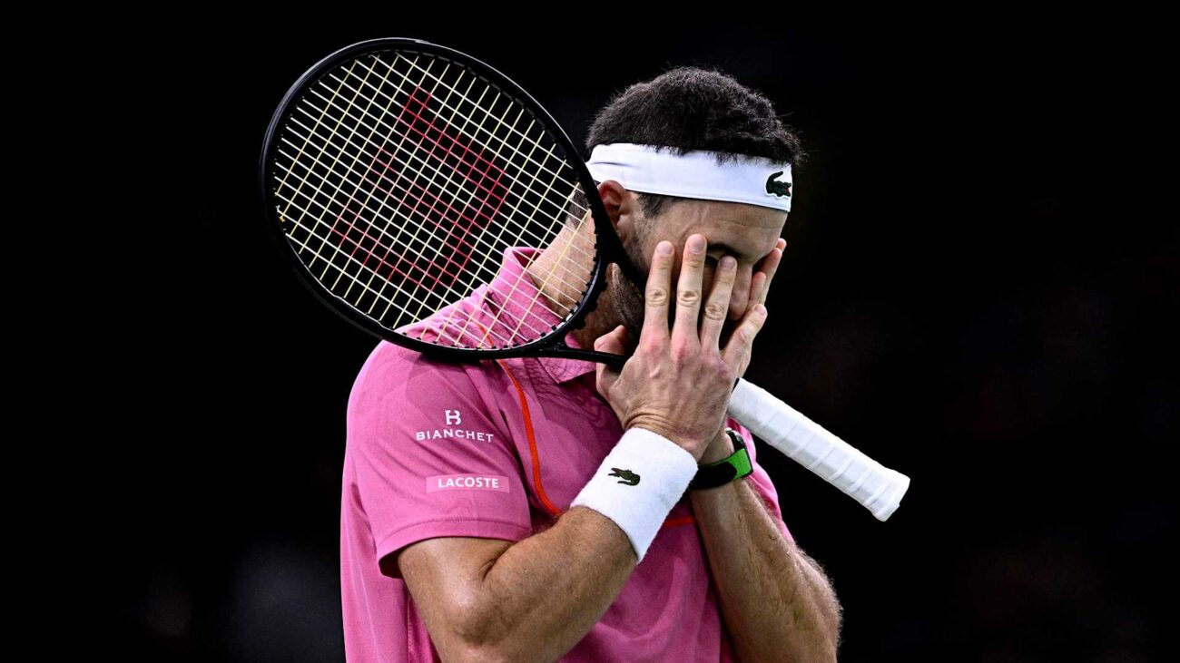 Dimitrov Survives Halloween Thriller to Keep ATP Finals Hopes Alive